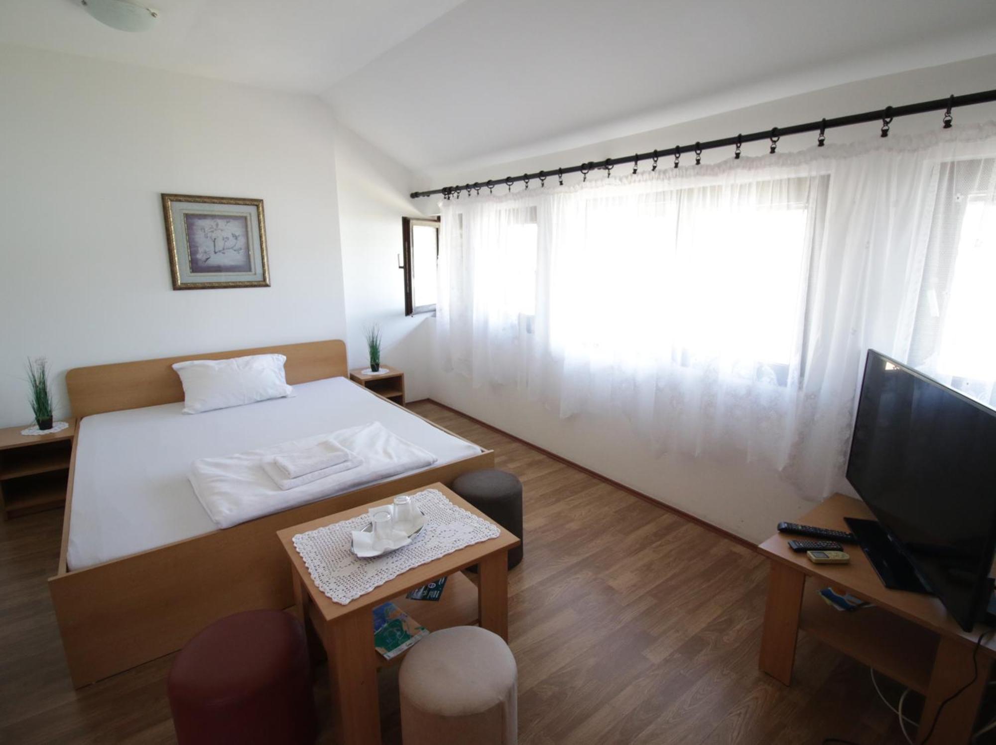Rooms Jankovic 下米拉诺瓦茨 外观 照片