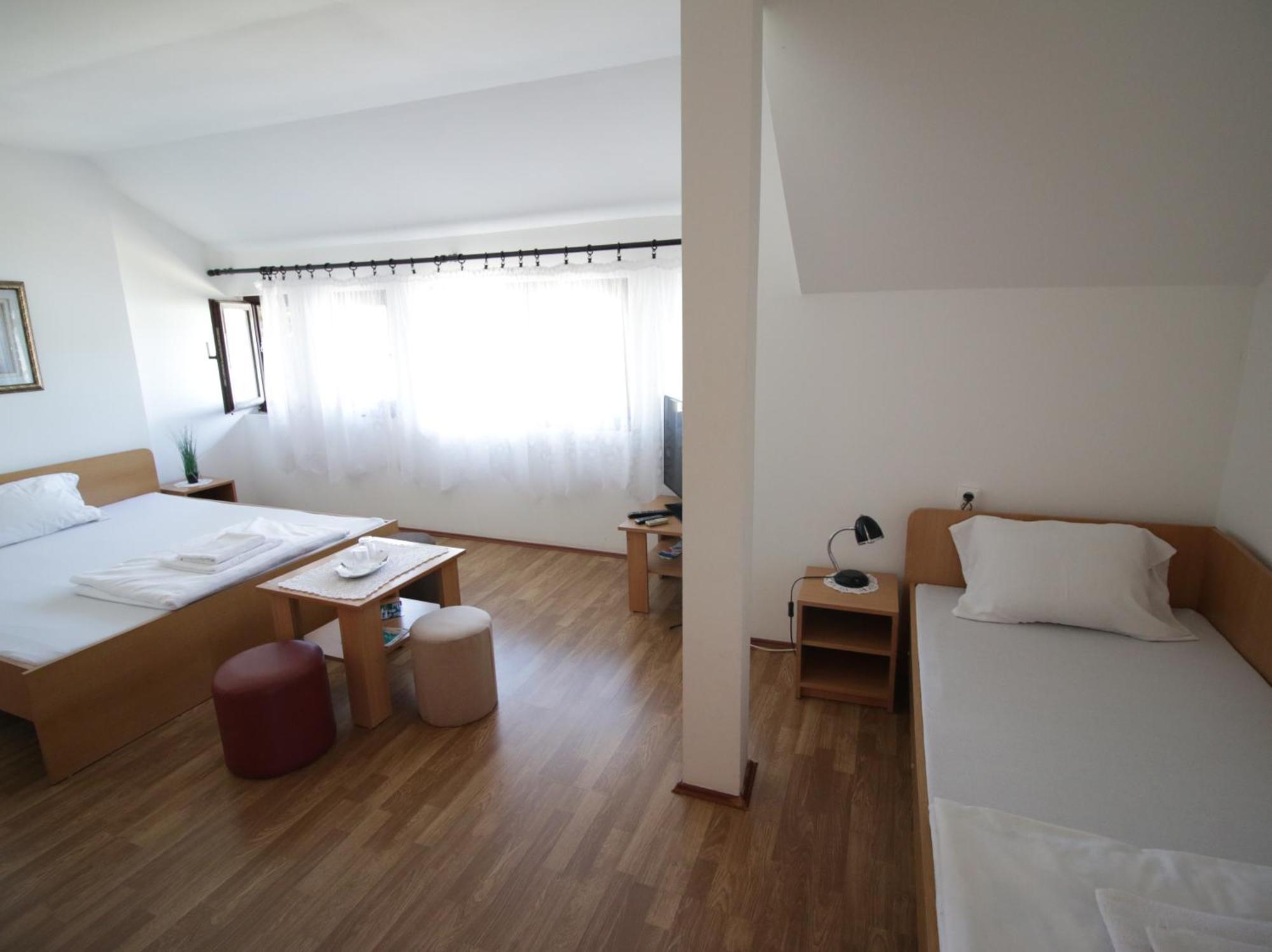 Rooms Jankovic 下米拉诺瓦茨 外观 照片